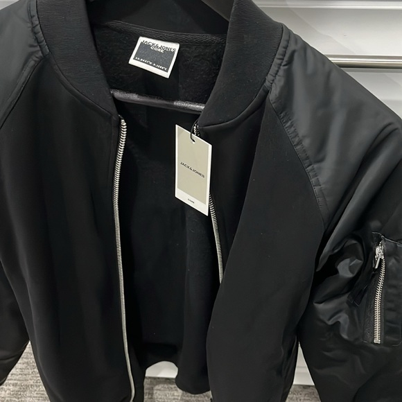 Black Bomber jacket - Picture 3 of 5